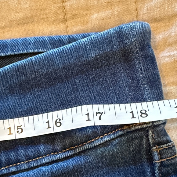 Old Navy Women's Skinny Jeans - Picture 6 of 6